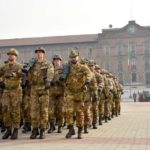 Militari in marcia